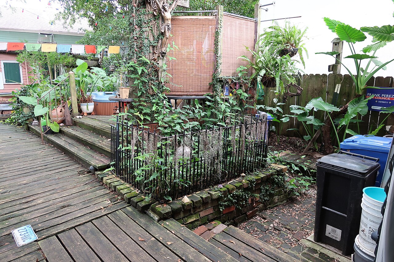 Timber vs Composite Decking in a High-UV Region
